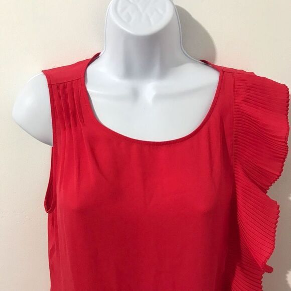 Ann Taylor red sleeveless blouse 100% polyester size M.   S179 - Picture 2 of 6
